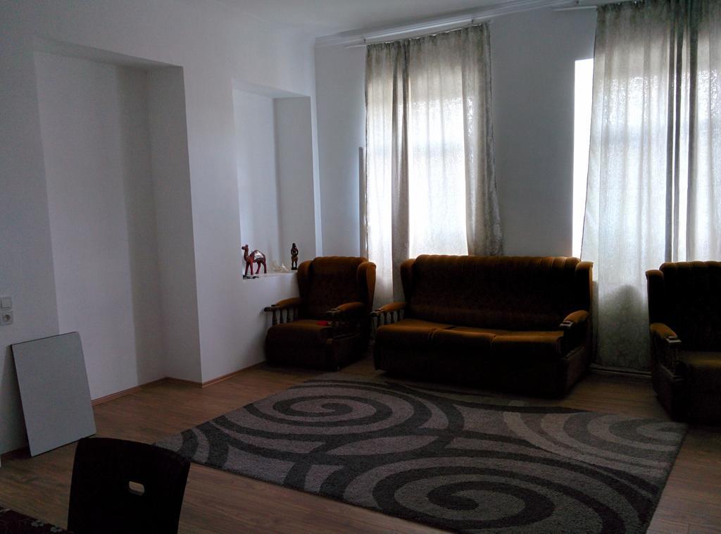 Guesthouse Natali Telavi Exteriör bild