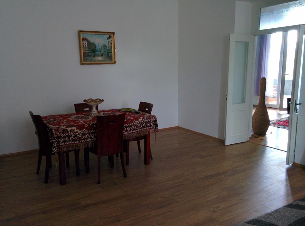 Guesthouse Natali Telavi Exteriör bild