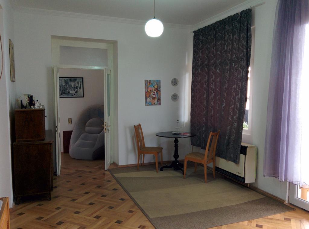 Guesthouse Natali Telavi Exteriör bild