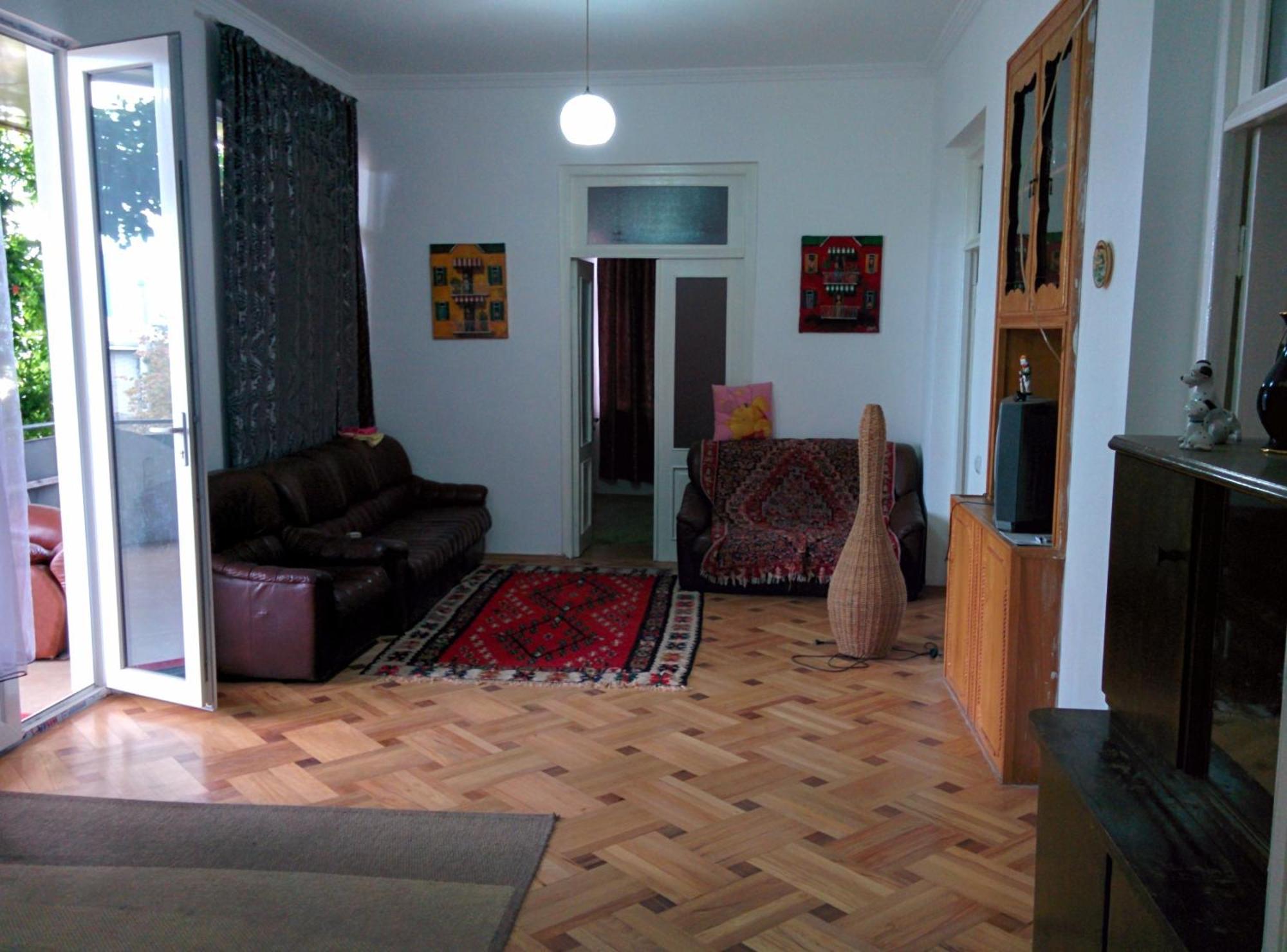 Guesthouse Natali Telavi Exteriör bild